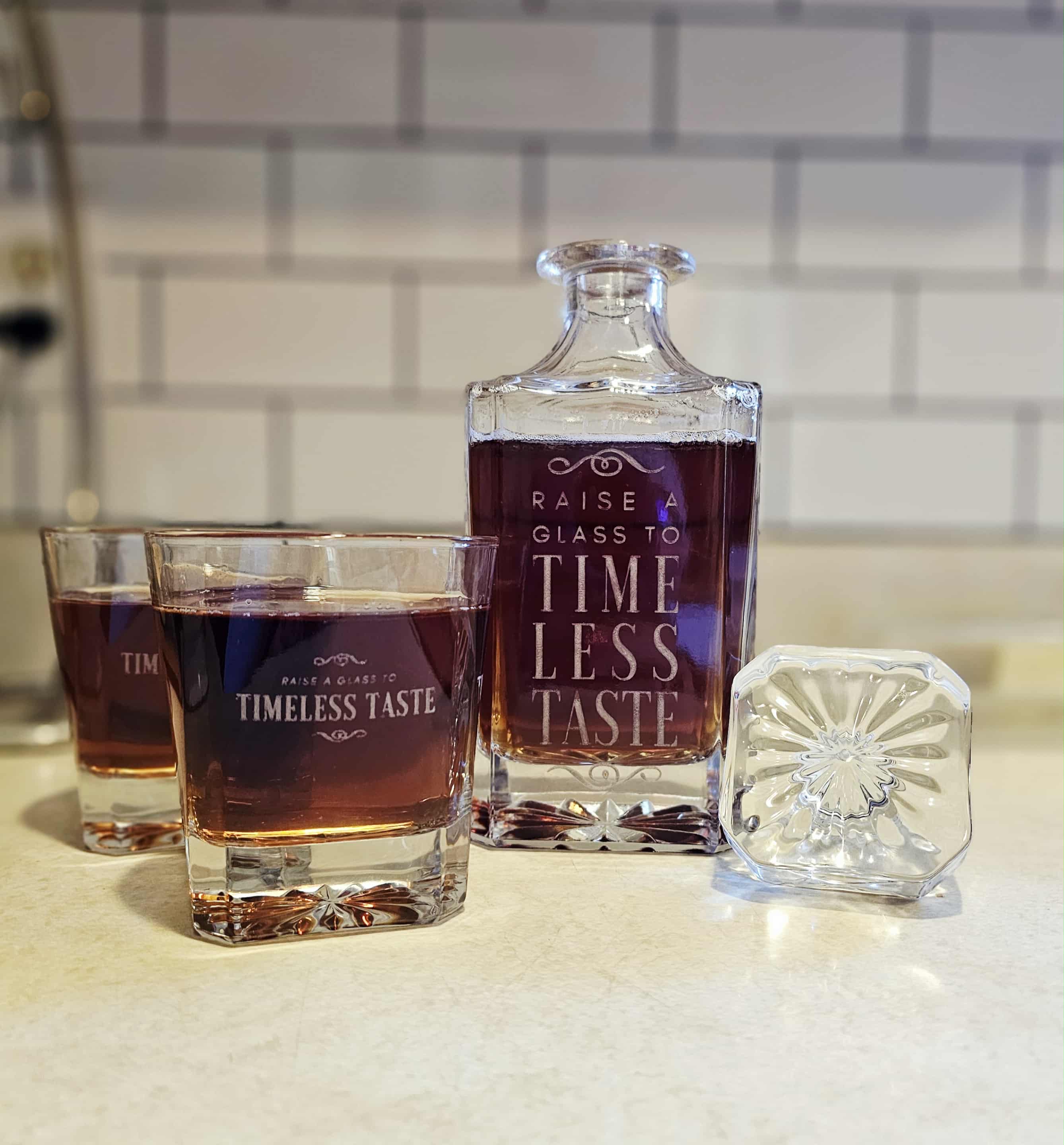 Decanter with 2 Rocks Glasses and Lid in View