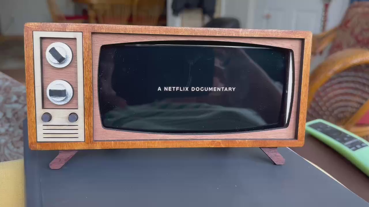 Short video of Retro TV Phone Stand